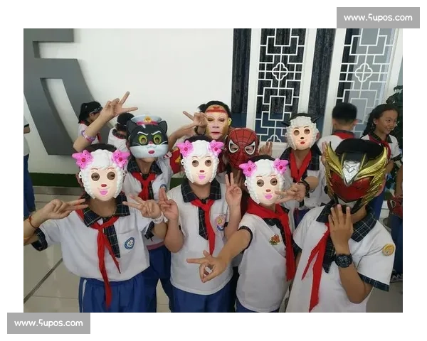 掌声雷动见证时代回响凝聚人心力量点燃梦想征程奋斗精神共鸣未来